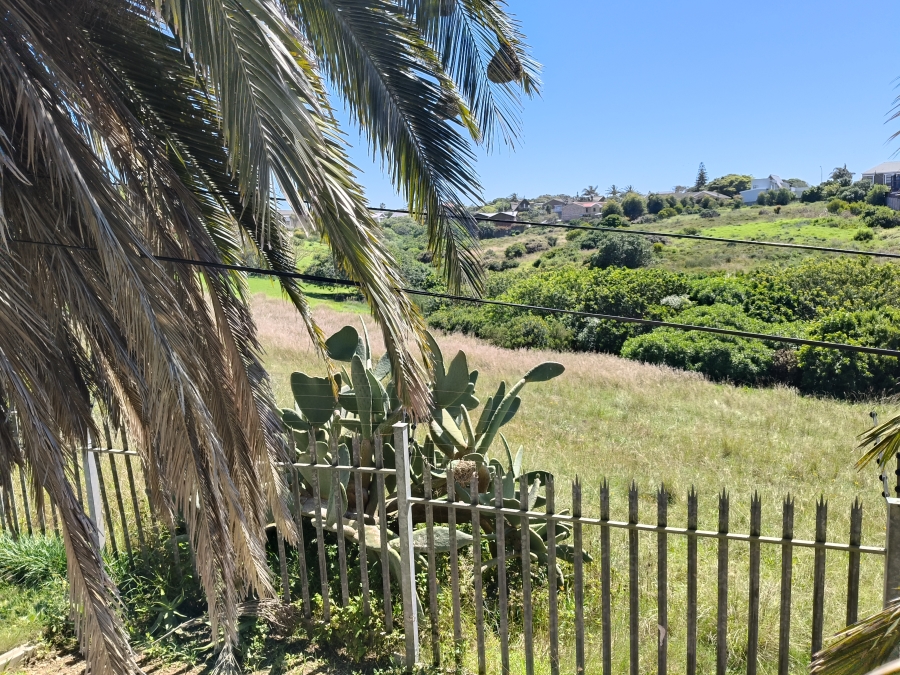 4 Bedroom Property for Sale in C Place Eastern Cape